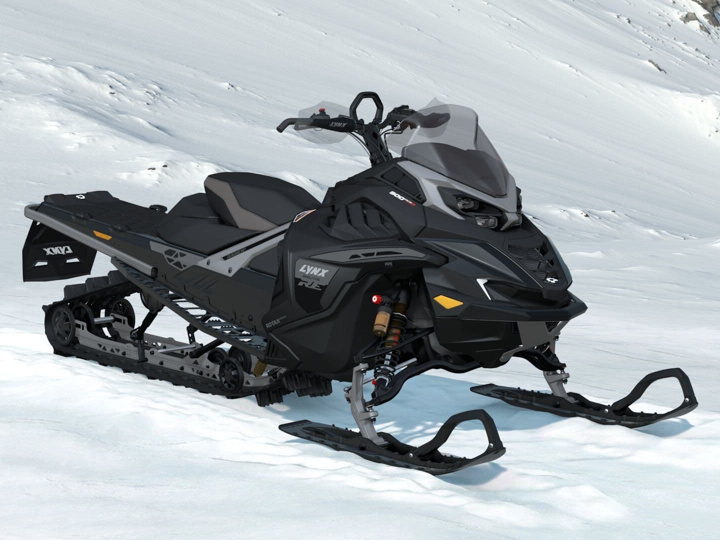 Lynx BRUTAL RE 2027, 900 ACE Turbo R, Platinum Silver Satin / Black — Справа спереди