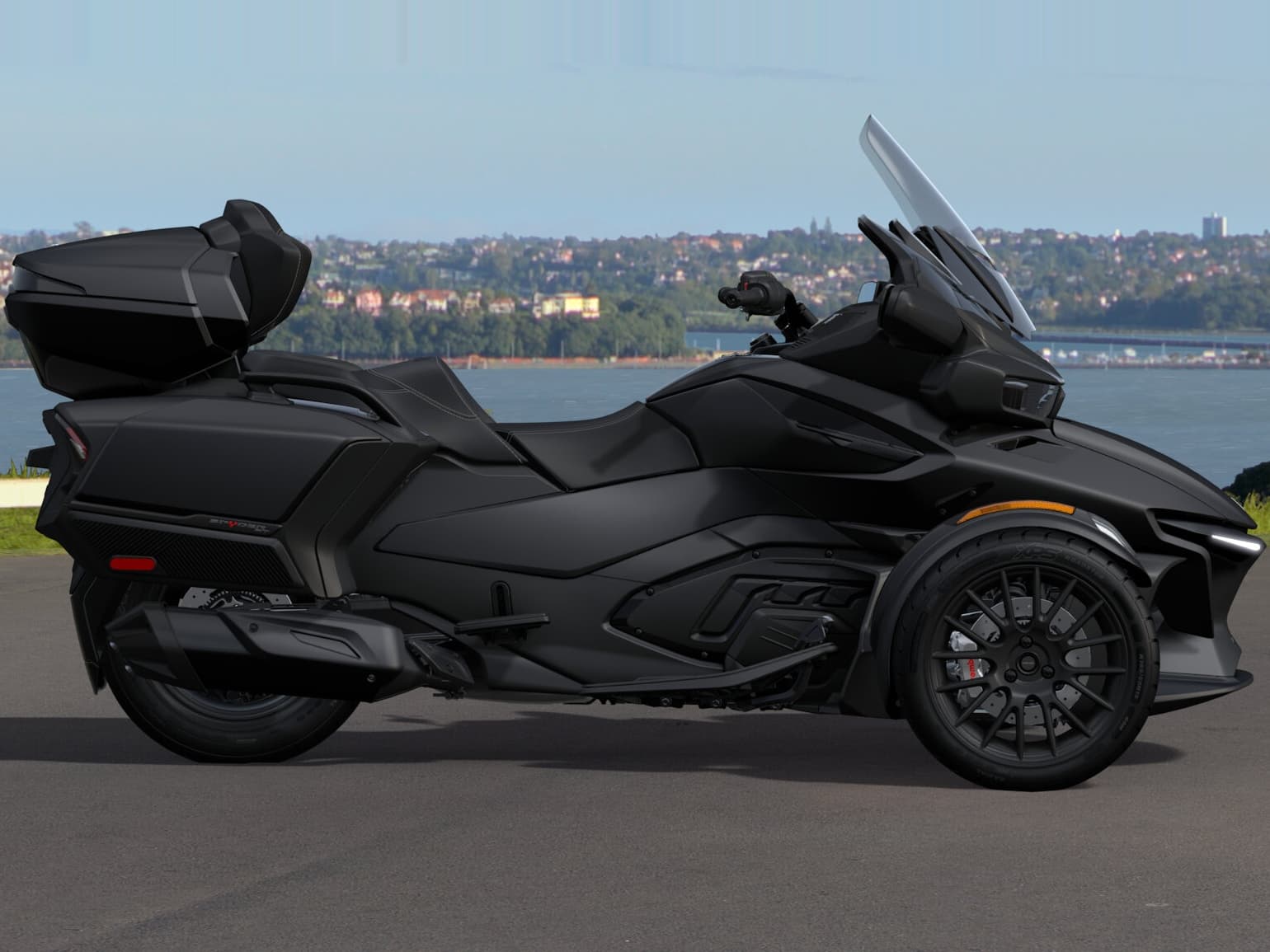 Can-Am Spyder RT Limited 2026 — Carbon Black — Вид сбоку
