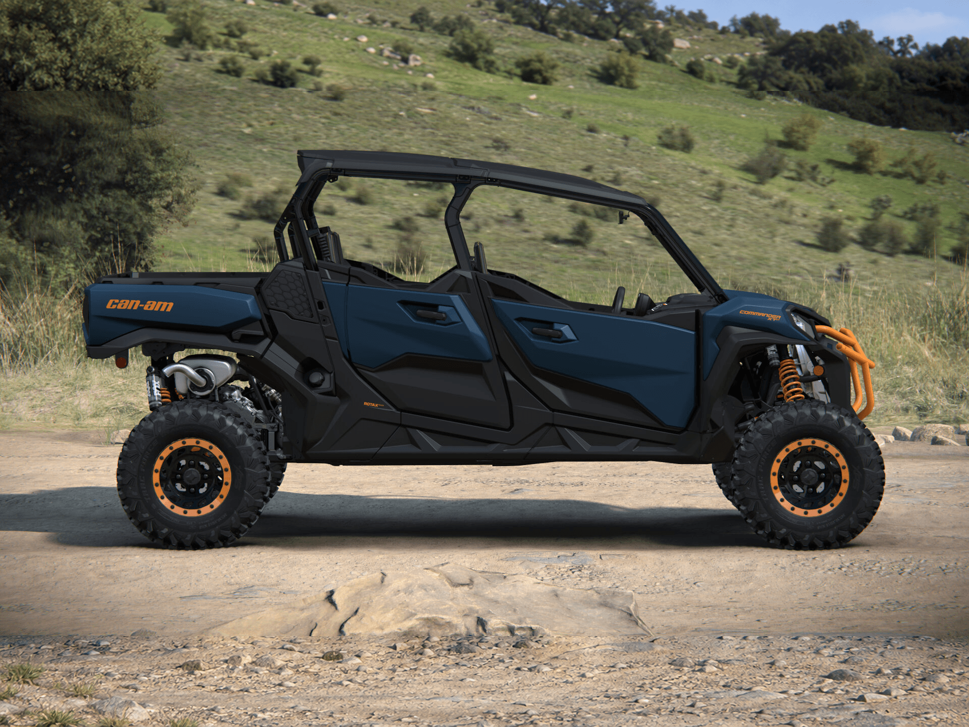 Can-Am Commander MAX XT-P 2027, Dusty Navy & Orange Crush, 0006CVC00 — Справа