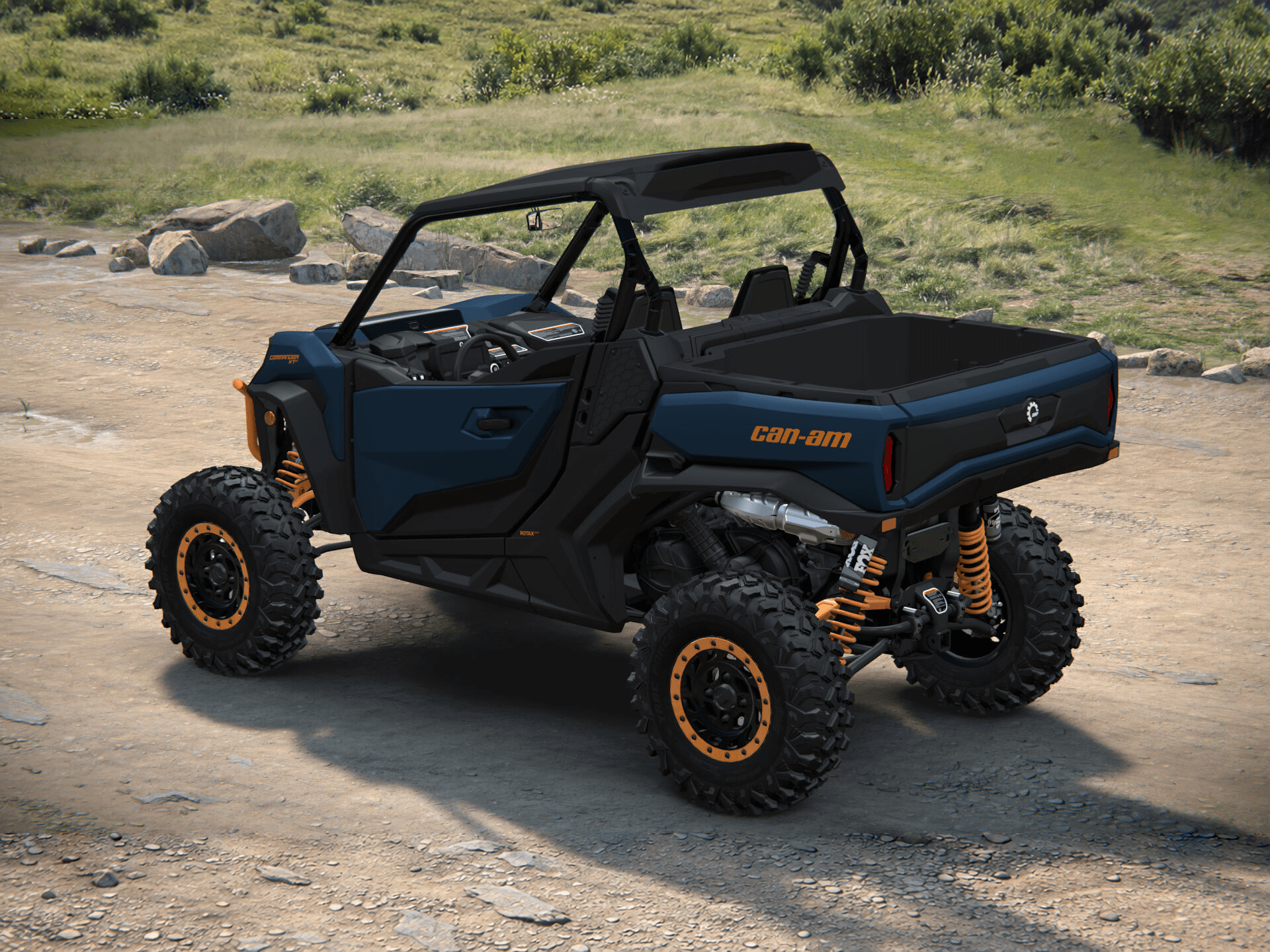 Can-Am Commander XT-P 2027, Dusty Navy & Orange Crush, 0006YVC00 — Слева сзади