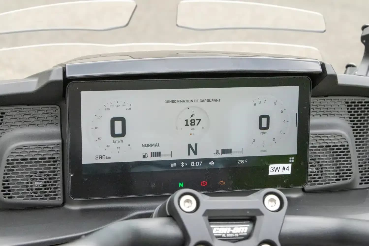 Can-Am Spyder F3 Limited Special Series 2026 — сенсорный дисплей 10,25 дюйма