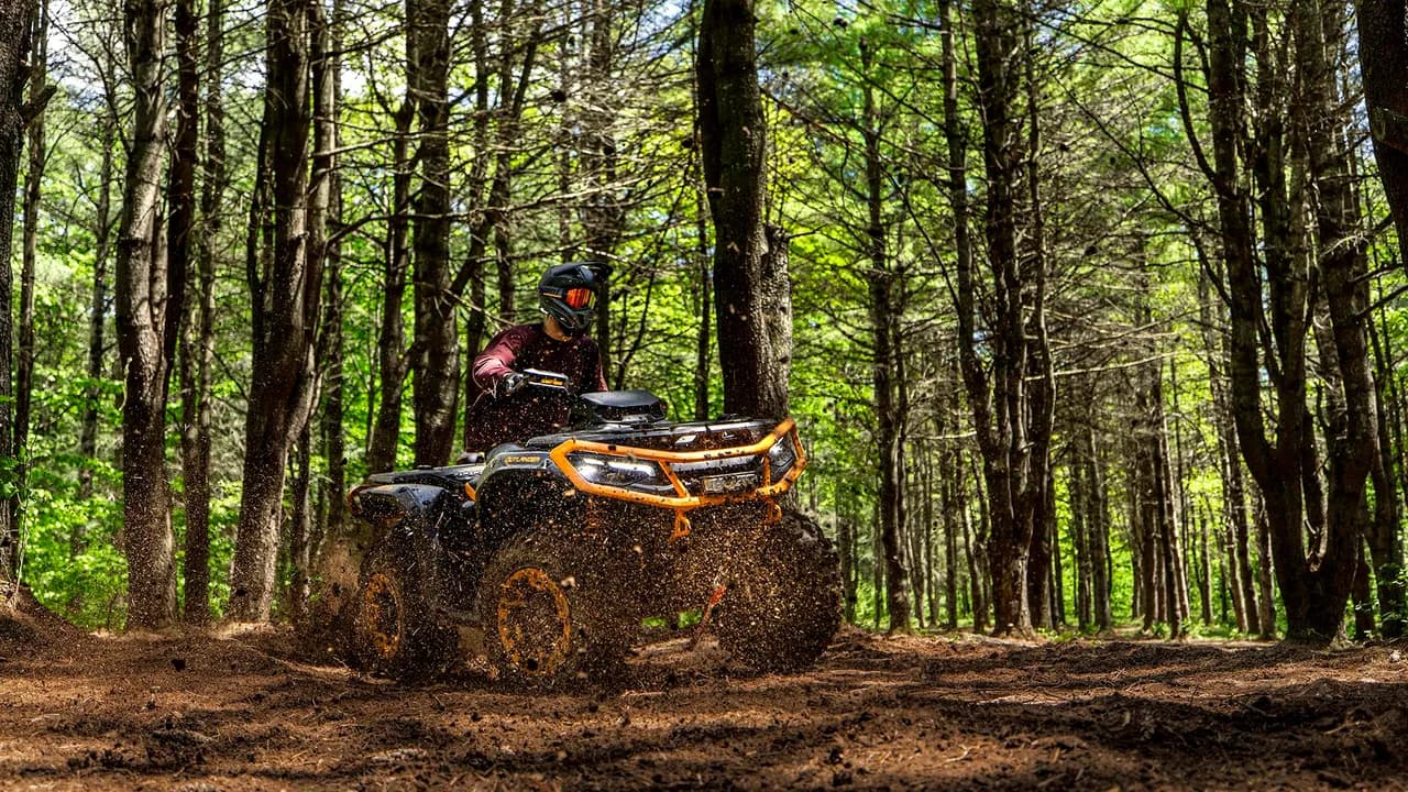 Outlander XT-P на лесном маршруте