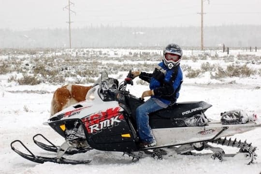 Polaris RMK в Айленд-Парке, штат Айдахо.