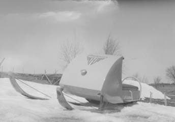 Ранний снегоход Ski-Doo в музейной коллекции.