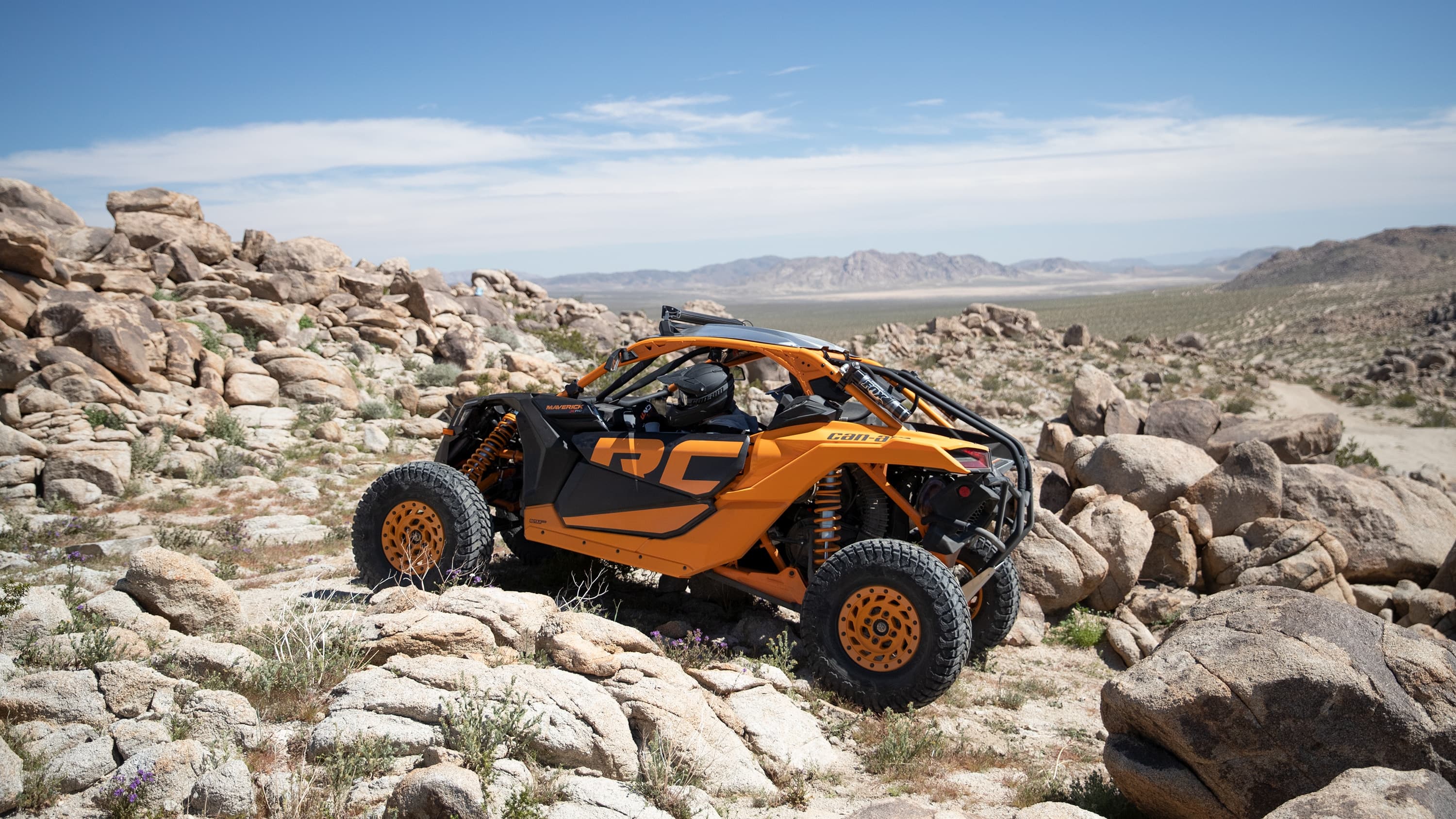 Maverick X3 X rc Turbo RR на каменистом маршруте, модельный год 2020.
