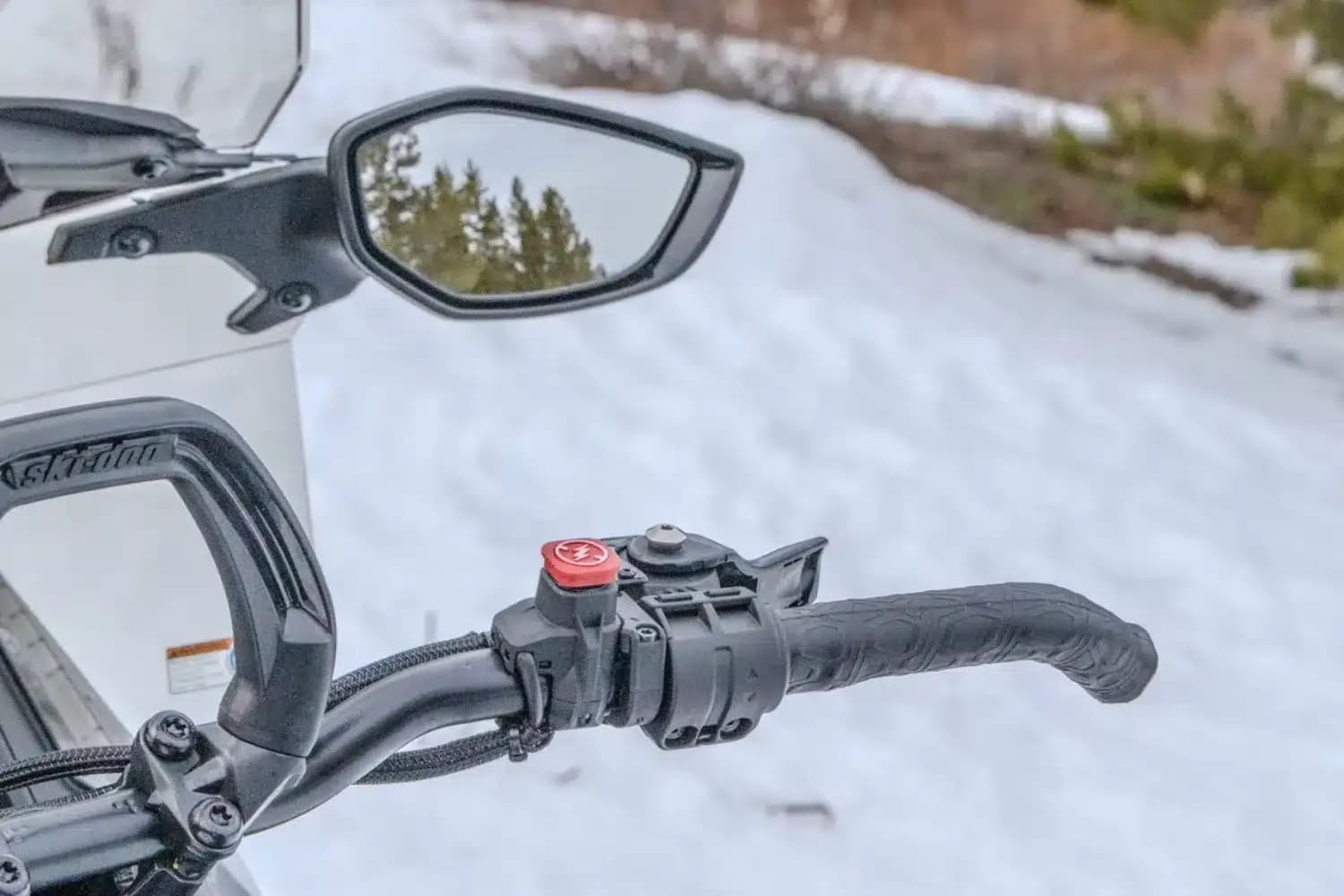 Рукоятка руля и зеркало Ski-Doo Expedition LE 2027